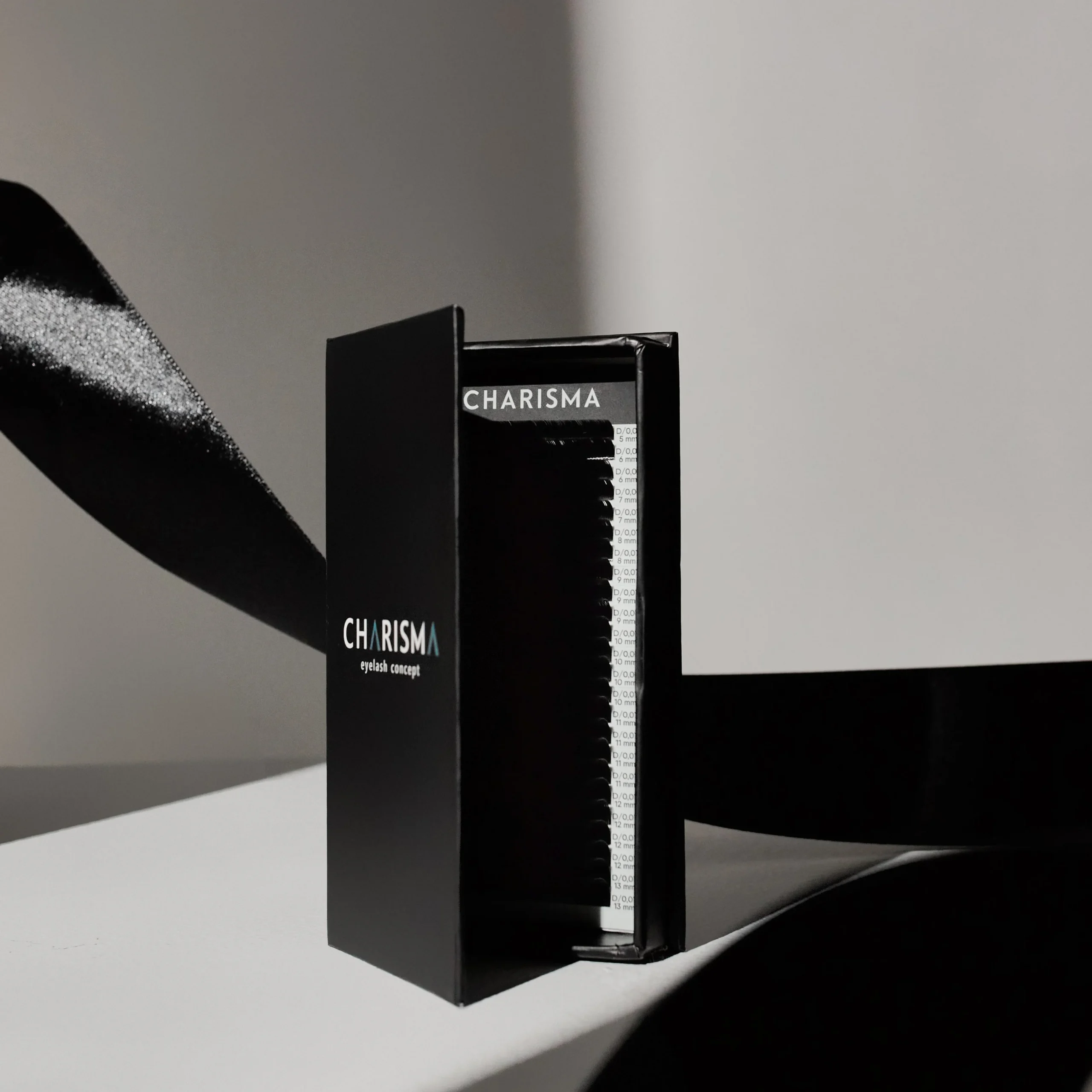 ICONIC 24 lines Black Lashes – Obrázok 2